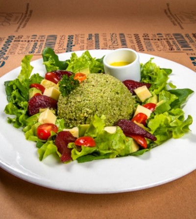 Ensalada de quinoa y peras al vino tinto